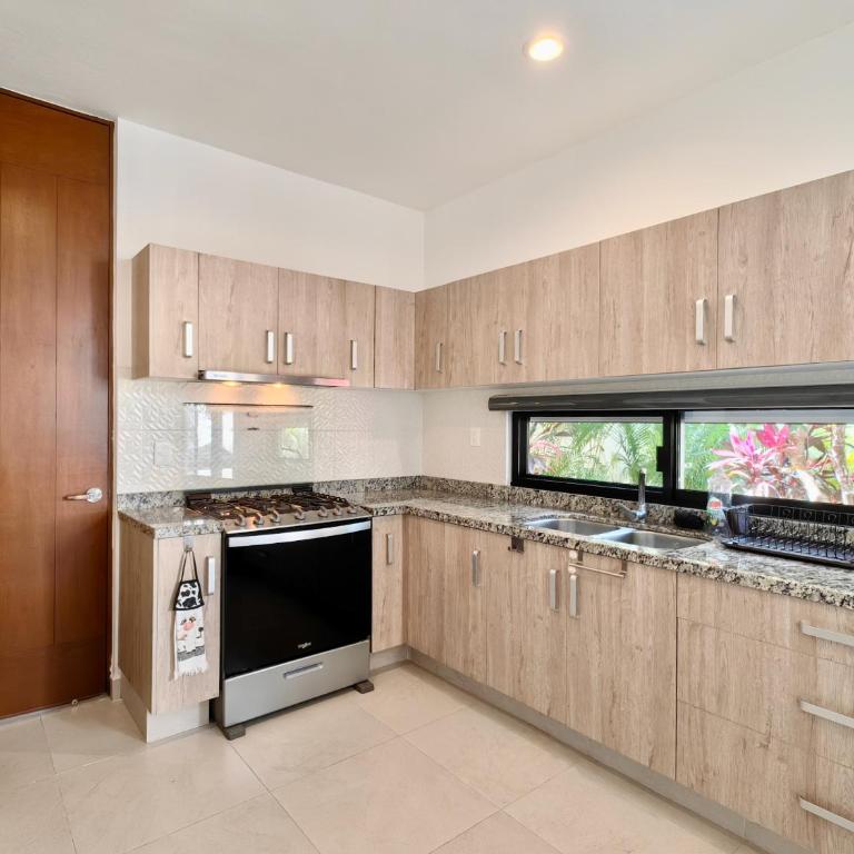 Palmara 13 by Bookking Guys - Three-Bedroom Villa - 25