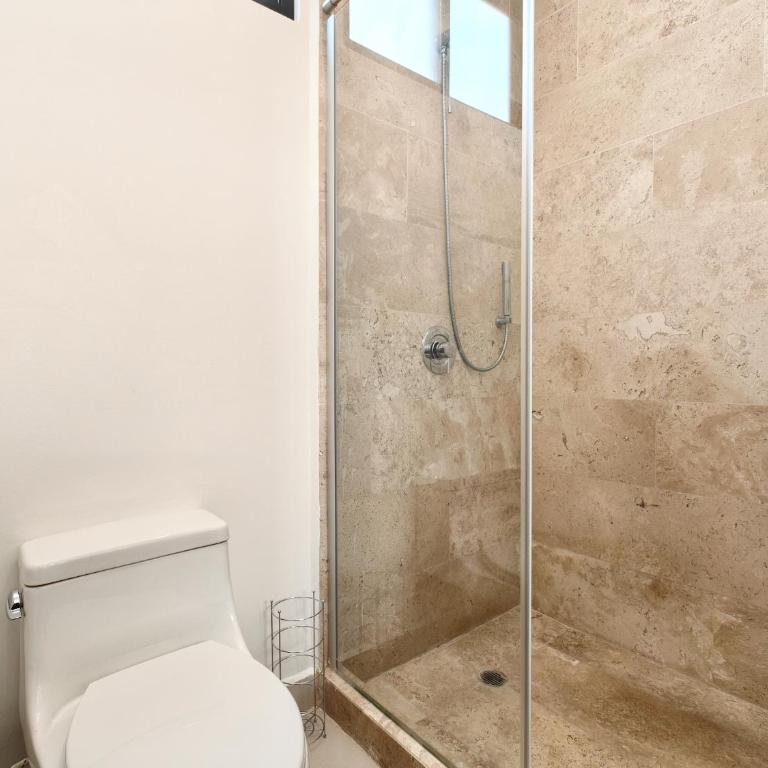 Palmara 13 by Bookking Guys - Three-Bedroom Villa - 44