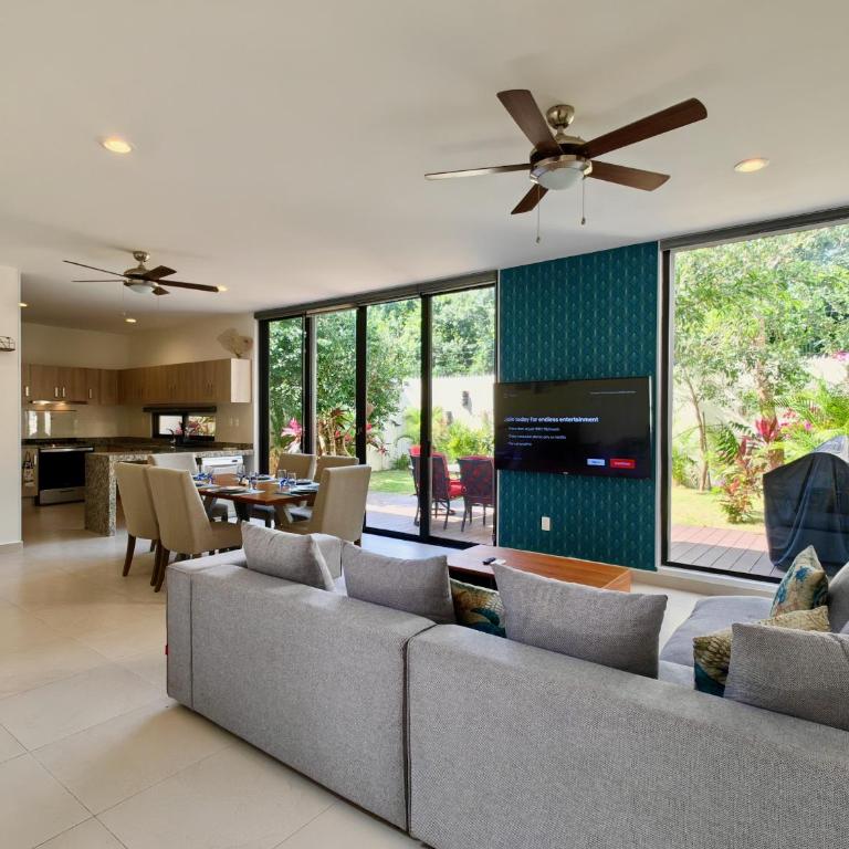 Palmara 13 by Bookking Guys - Three-Bedroom Villa - 12