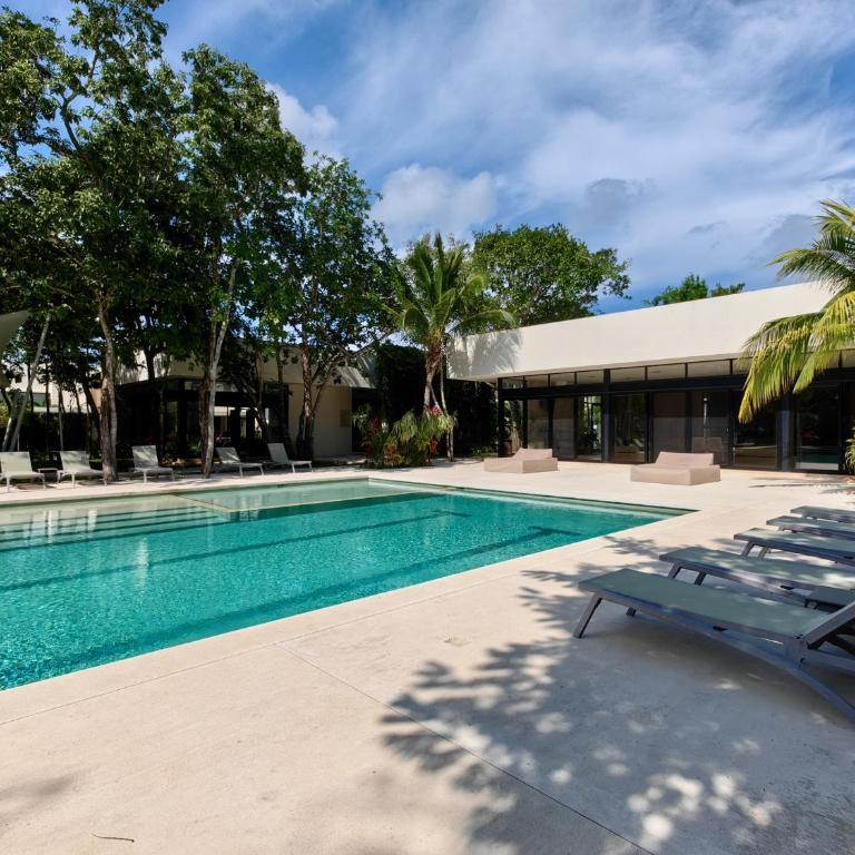 Palmara 13 by Bookking Guys - Three-Bedroom Villa - 70