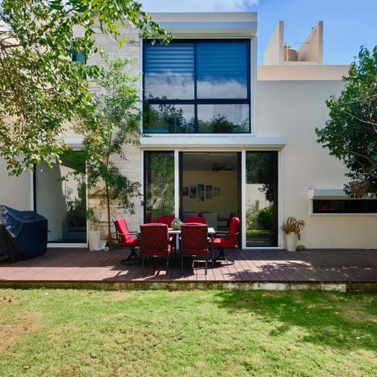 Palmara 13 by Bookking Guys - Three-Bedroom Villa - 1