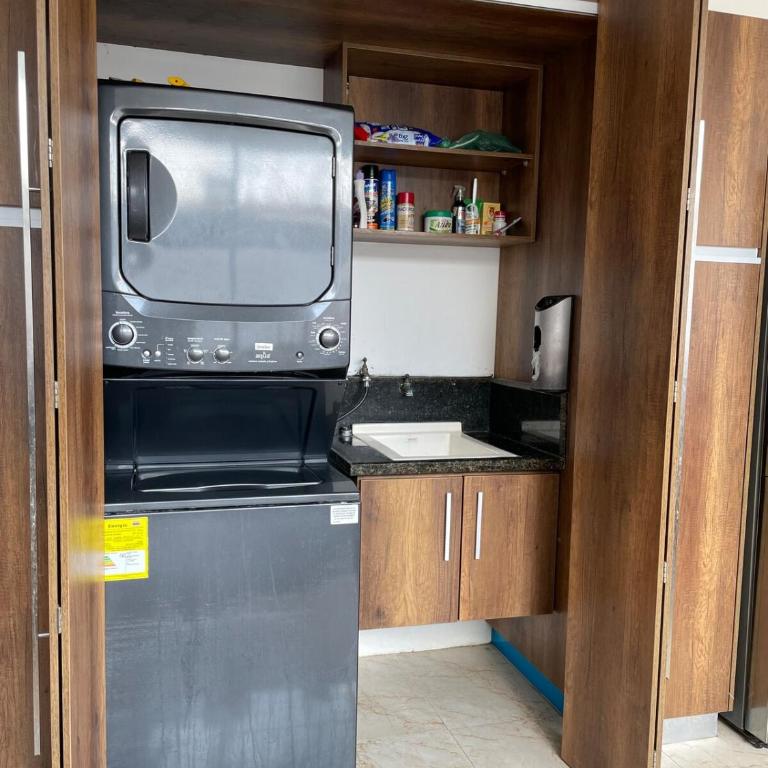 Hospedaje Familiar en Machala - Villa de 3 dormitorios - 40
