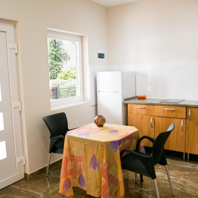 Studio mit Kochnische und Gemeinschaftspool - Estudio con terraza - 28