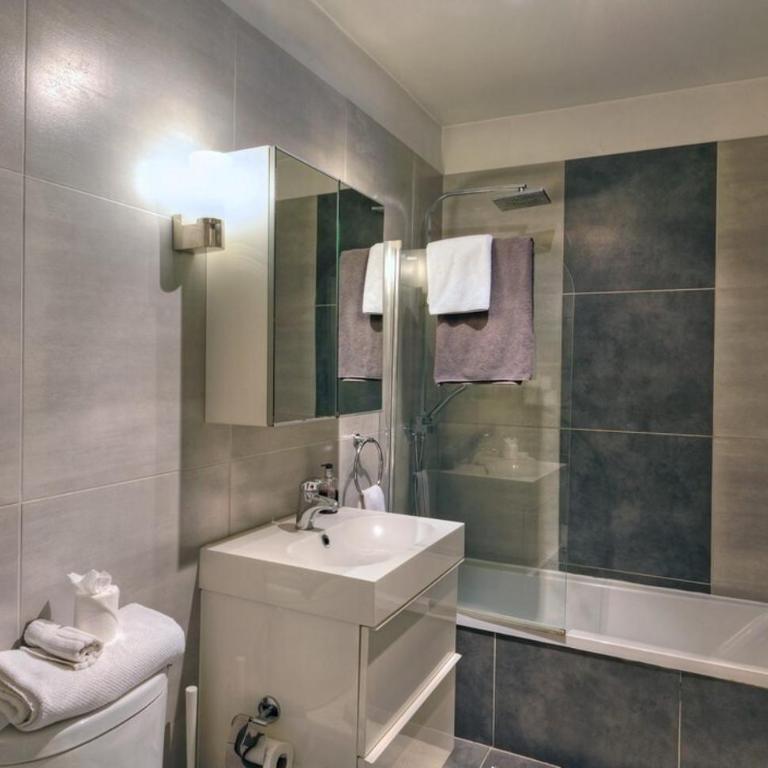 Villa Picaud - 50m from beachfront, patio, aircon - Maison 4 Chambres - 8