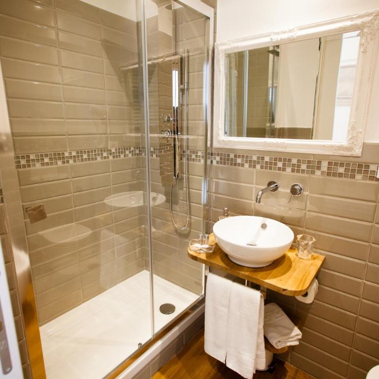 Atmosfere Guest House - Cinque Terre e La Spezia - Camera Matrimoniale Deluxe - Via di Monale 75 - 17
