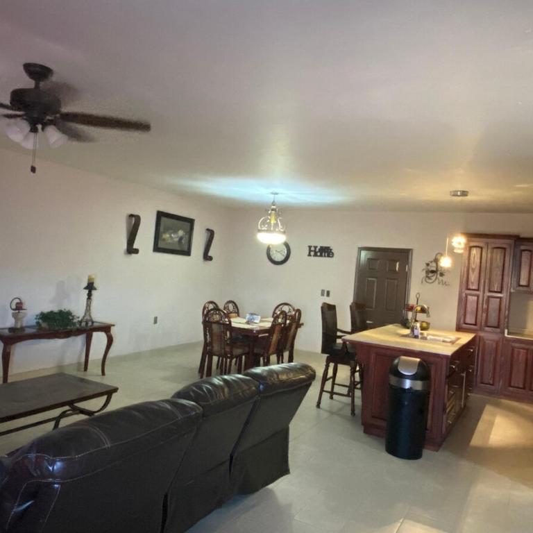 Casa Miguel Hidalgo 6 Bedroom, 4 Bath for 20 people - Six-Bedroom House - 4
