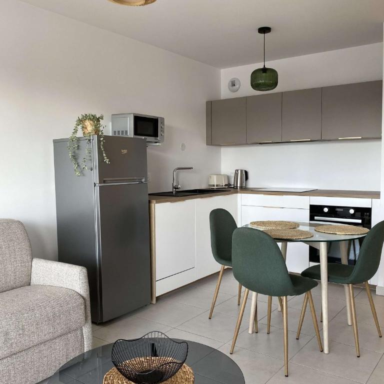 Appartement T2 avec terrasse et parking, vue sur l'étang de Thau - FR-1-553-296 - Appartement - 4