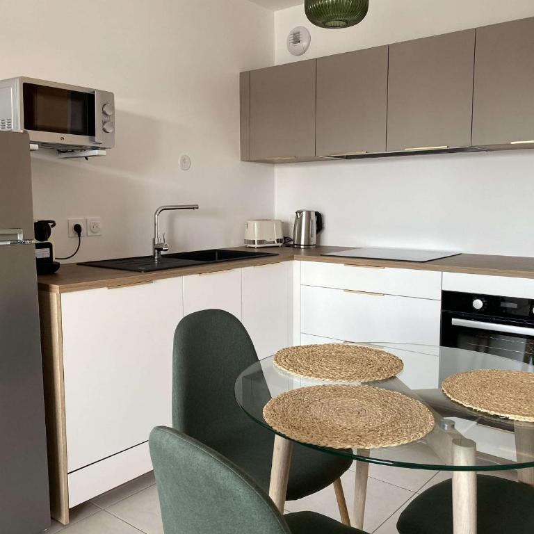 Appartement T2 avec terrasse et parking, vue sur l'étang de Thau - FR-1-553-296 - Appartement - 5
