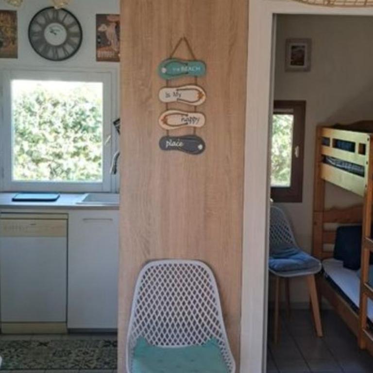Fraîcheur sous les pins bord du lac marin et 800m mer joli mas de pêcheurs rénové 8 couchages - Haus mit 3 Schlafzimmern - 13