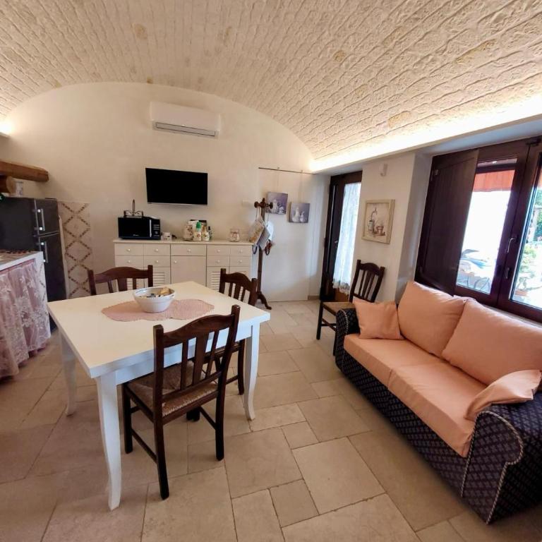 Valle D'Itria Trulli e Alcova Mikael - Casa con 1 Camera da Letto - 2