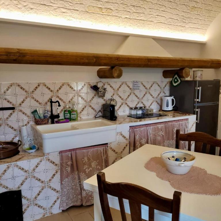 Valle D'Itria Trulli e Alcova Mikael - Casa con 1 Camera da Letto - 25