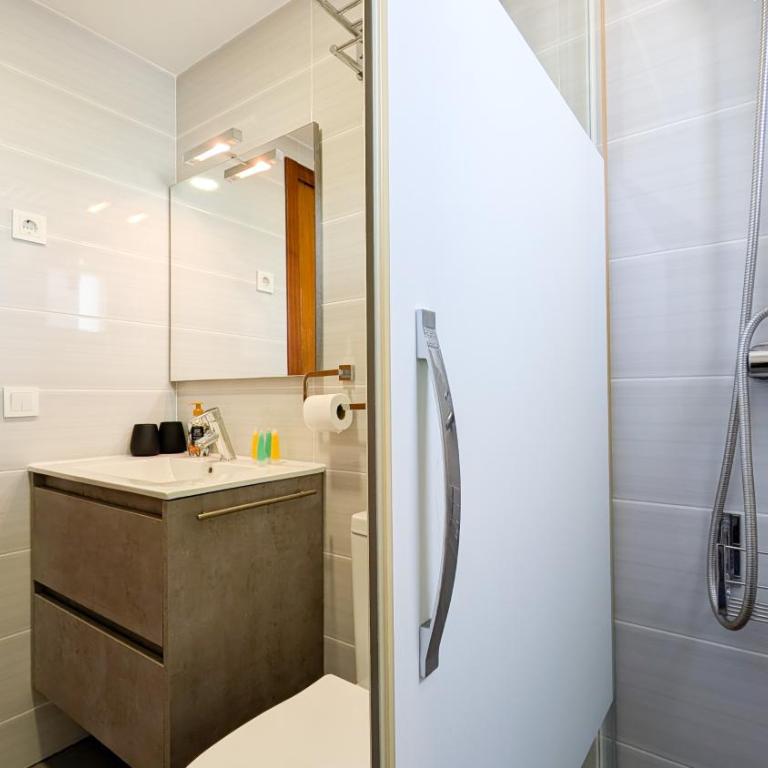 GERONA lovely apartment - Two-Bedroom Apartment - 16