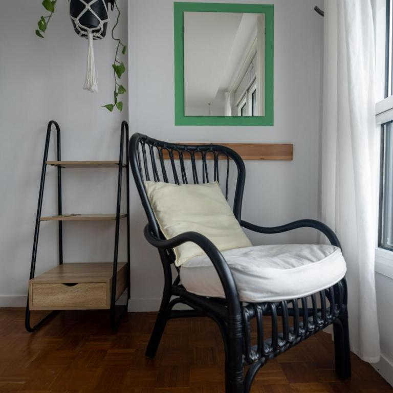 Boogalow Hostel - Double Room with Shared Bathroom - 10