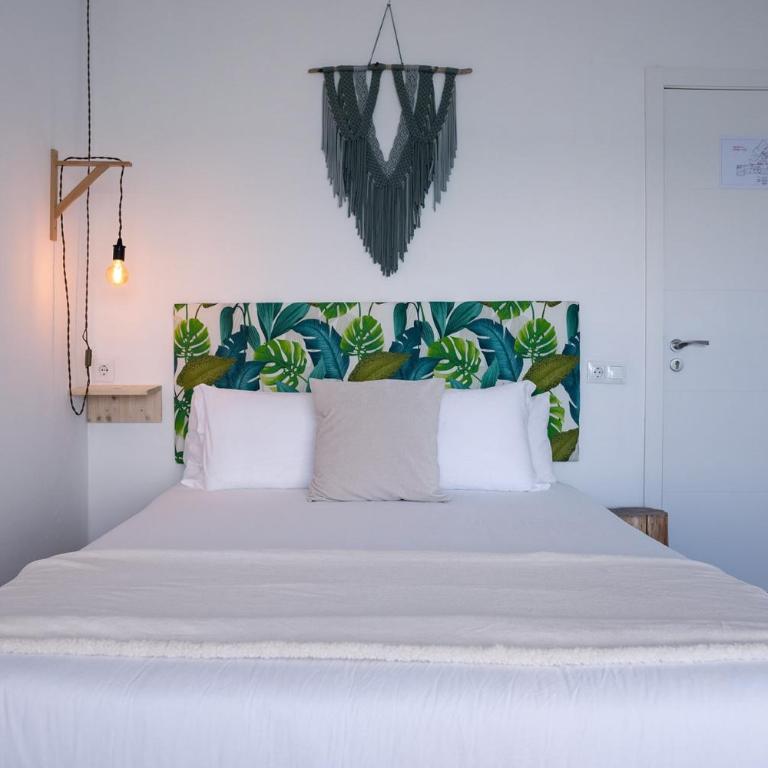 Boogalow Hostel - Double Room with Shared Bathroom - 4