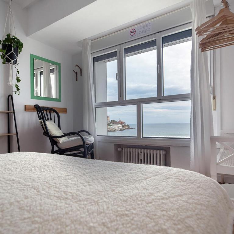 Boogalow Hostel - Double Room with Shared Bathroom - 6