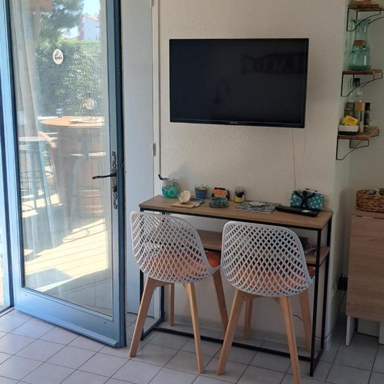 Fraîcheur sous les pins bord du lac marin et 800m mer joli mas de pêcheurs rénové 8 couchages - Haus mit 3 Schlafzimmern - 20