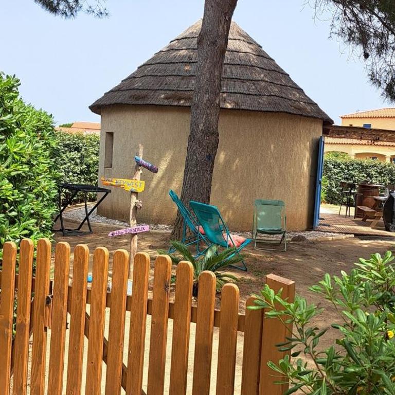 libre du 21 juin au 4 juillet venez prendre la fraîcheur en bord de lac et plage de Barcarès à 800m cabane rénovée 8 couchages possibles - Haus mit 3 Schlafzimmern - 7