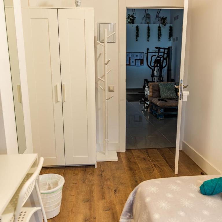 Isabel Guest House - Double Room with Private Bathroom - 20