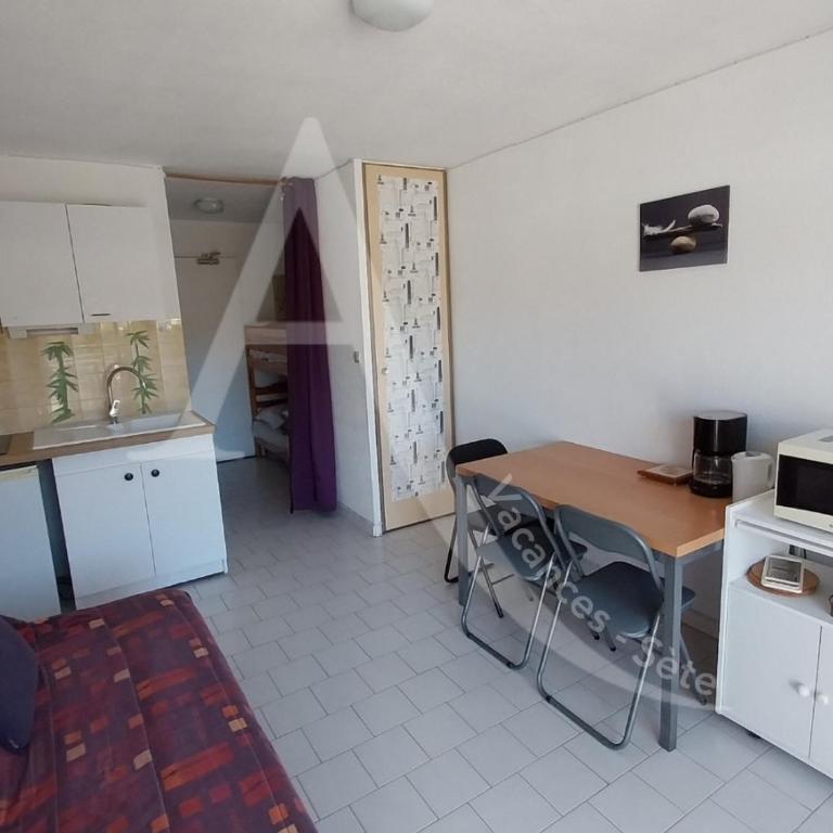 Studio avec terrasse a 2 min des plages a pied - Studio avec Terrasse - 6
