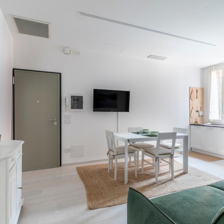 Secret Rose Garden in the heart of Padua - Two-Bedroom Apartment - 4