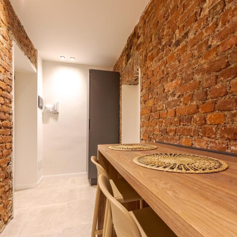 Brick Suite - Appartamento con 1 Camera da Letto - 2