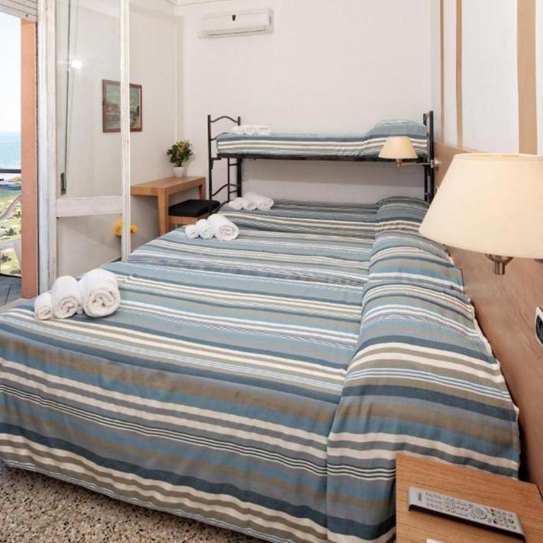 Hotel Gin sul mare - Camera Tripla - 7