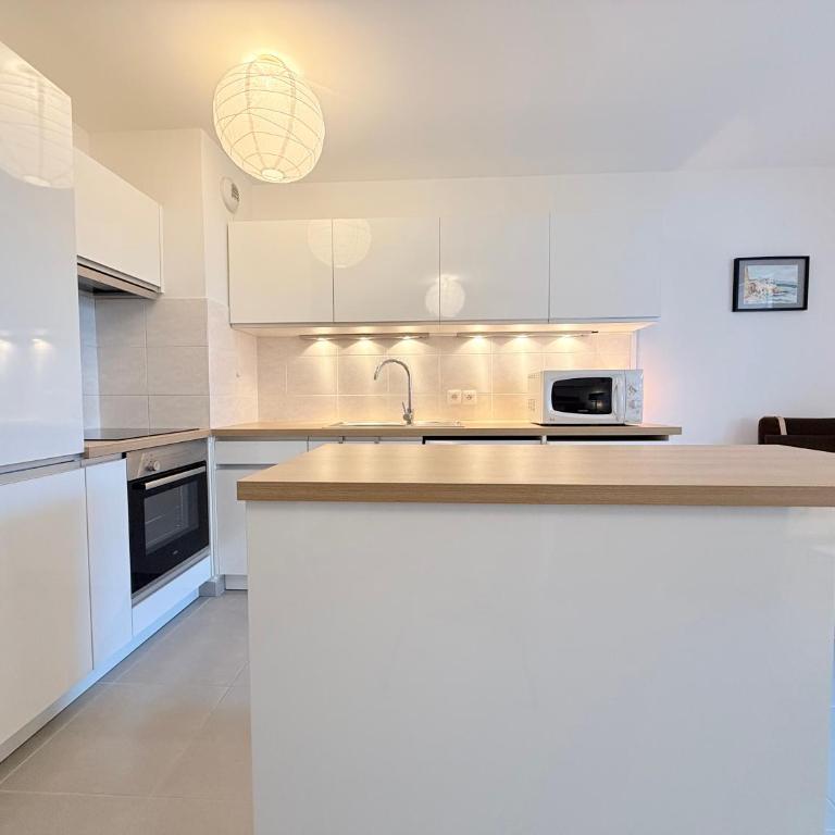 T3 L'Eden- piscine- clim- commerces - Appartamento con 2 Camere da Letto e Balcone - 1