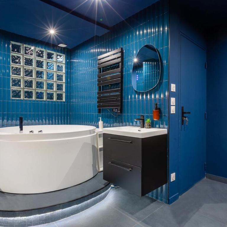 Arc de Triomphe romantic suite JACUZZI saphir - Appartement 1 Chambre - 12