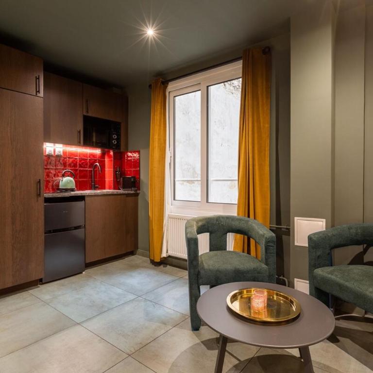 Arc de Triomphe Romantic SUITE Jacuzzi Emeraude - Apartamento de 1 dormitorio - 11