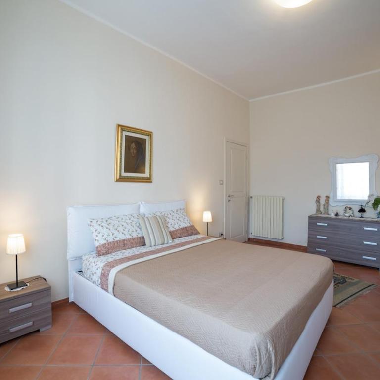 Salerno city center - Appartamento Classic con 1 Camera da Letto e Letto King-Size - 10
