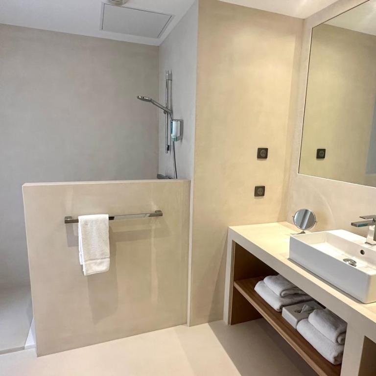 Hôtel de la Plage - Saint Jean de Luz - Suite Junior - Vue sur Ville - 4