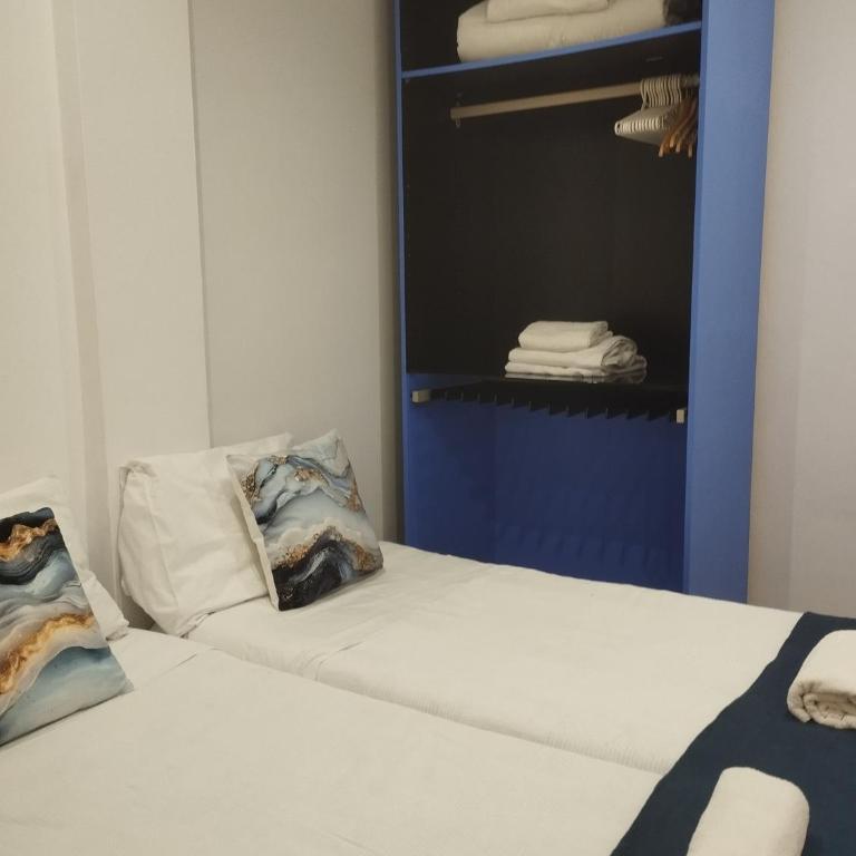 Port House, Paseo Marítimo,a un minuto playa - Three-Bedroom Apartment - 7