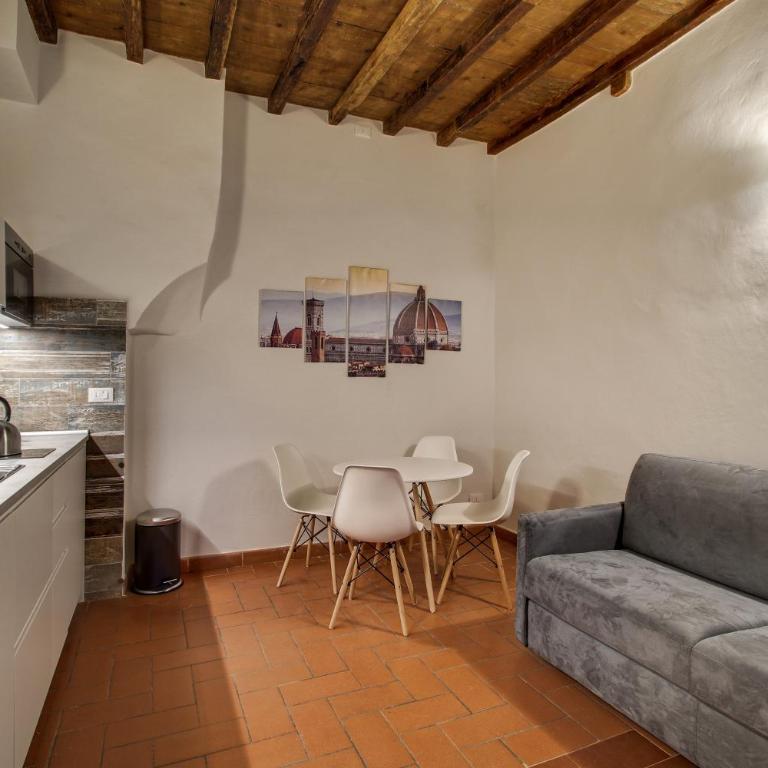 Pilastri Apartment Near Santa Croce - Appartamento con 1 Camera da Letto - 2