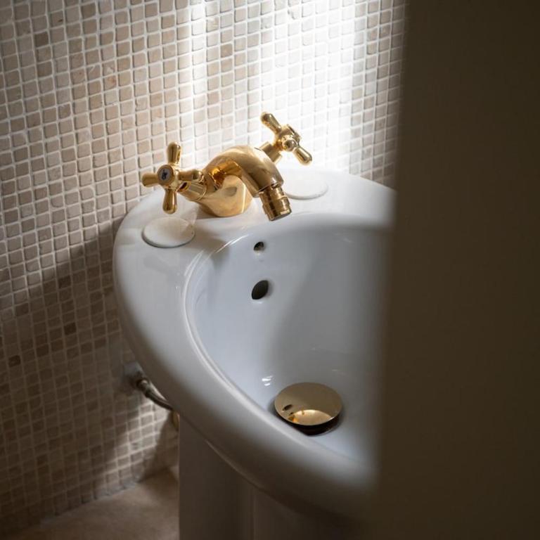 Trastevere Rooftop Terrace Courtyard Loft - One-Bedroom Apartment - 41