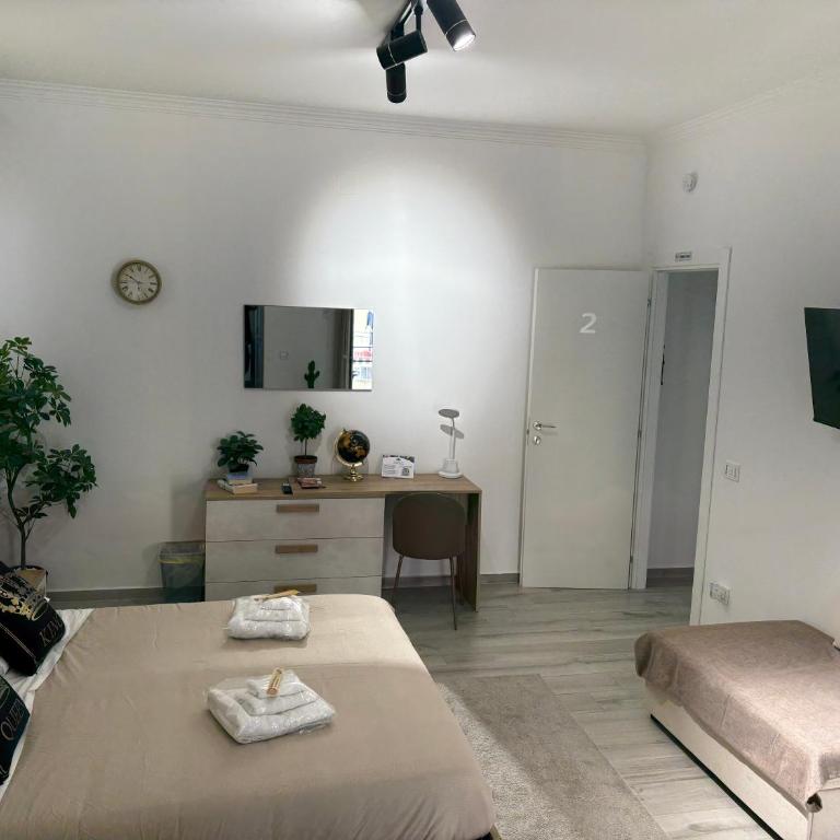 La Via Di Mezzo - Two-Bedroom Apartment - 23