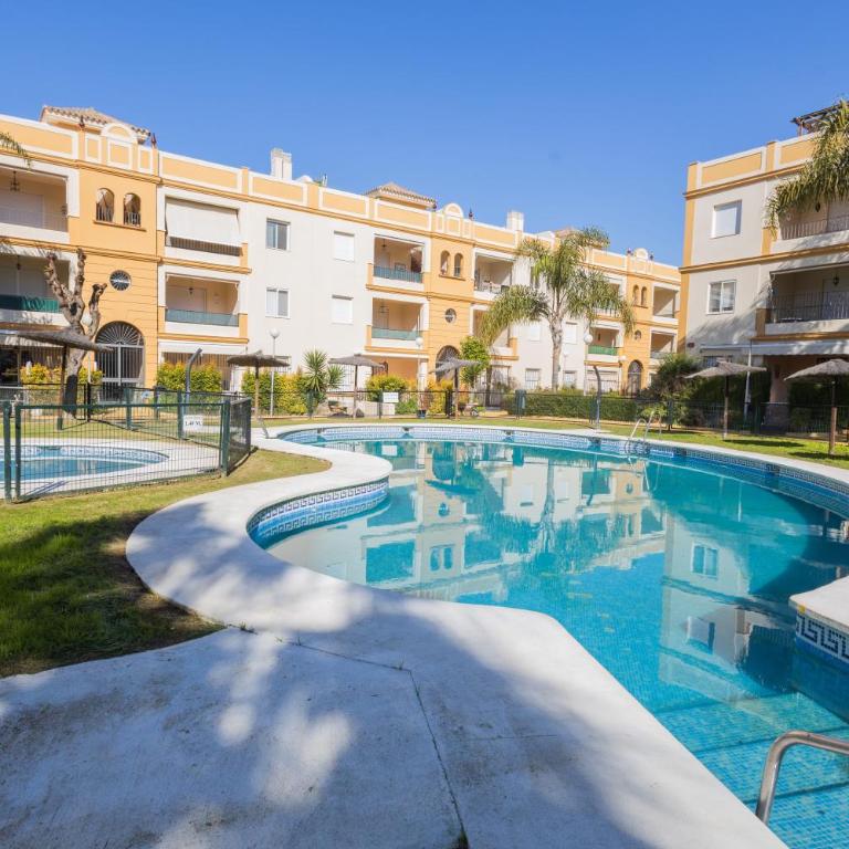 Costa Ballena - Apt para 6 con piscina, terraza, WiFi y parking gratis - Three-Bedroom Apartment - 1