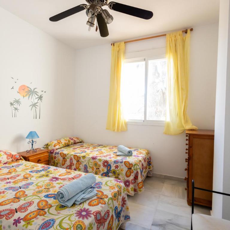 Costa Ballena - Apt para 6 con piscina, terraza, WiFi y parking gratis - Three-Bedroom Apartment - 13