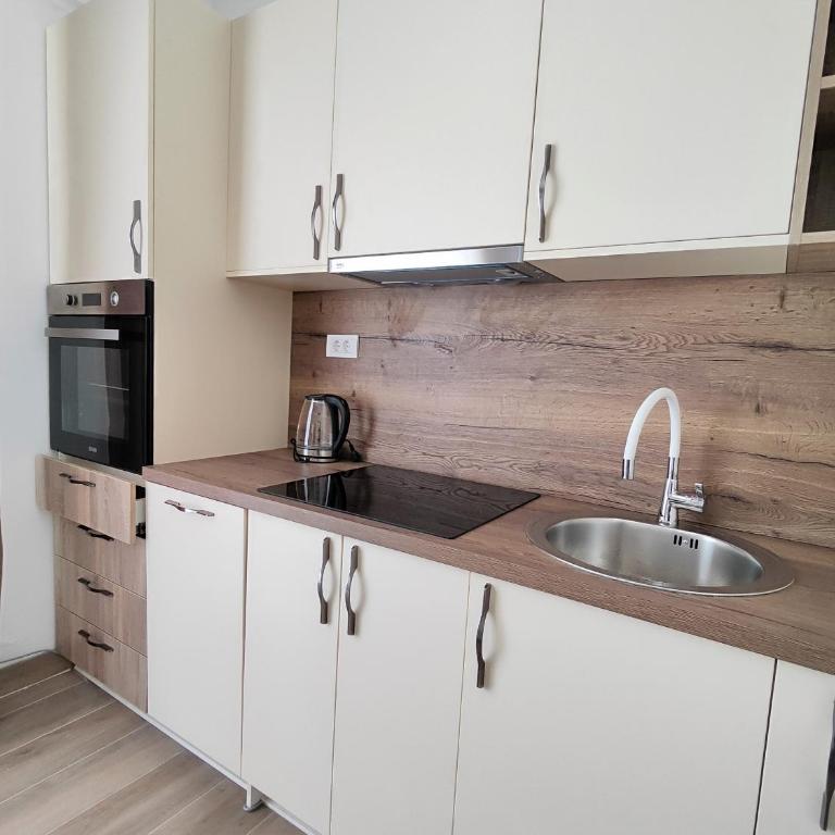 Korda Holiday apartments - Apartman s 2 Spavaće Sobe sa Balkonom i Terasom - 4