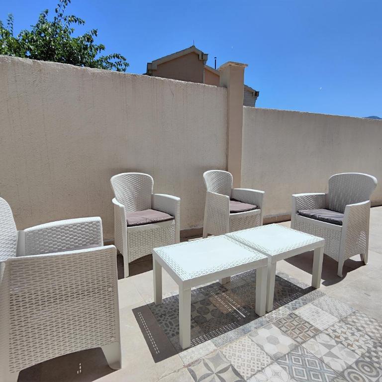 Korda Holiday apartments - Apartman s 2 Spavaće Sobe sa Balkonom i Terasom - 9