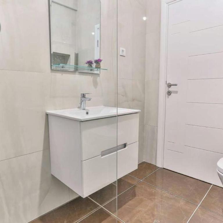 Korda Holiday apartments - Apartman sa 3 Spavaće Sobe i Pogledom na More - 15