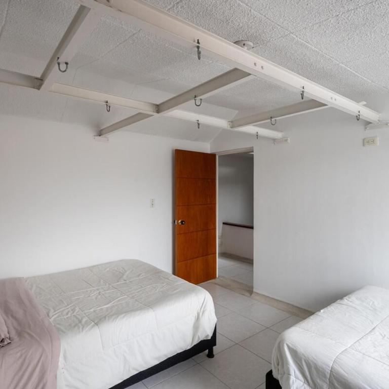 Spacious house 15 min Movistar Arena and MedPlus - Casa de 5 dormitorios - 28