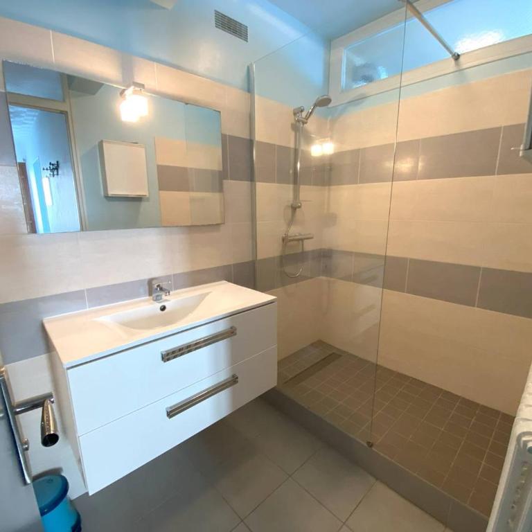 Appartement 2 chambres avec vue sur mer et parking à Perros-Guirec - FR-1-368-154 - Appartement (4 Adultes) - 11