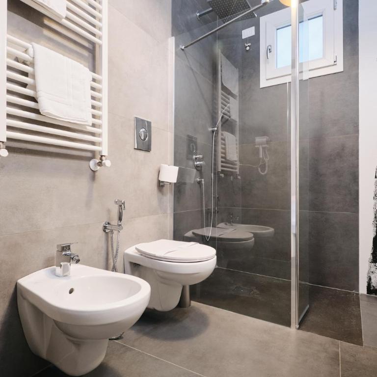 Domus Matris Guest House - Camera Matrimoniale con Patio - 8