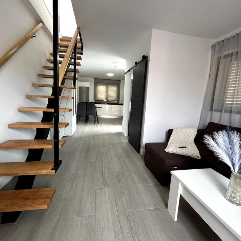Skyview Duplex con vistas 360, Stevier - Apartamento de 1 dormitorio con terraza - 4