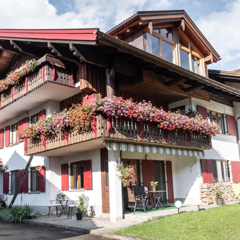 Neu! Sonnige Terrassen-Ferienwohnung in den Bergen - Apartment - 12
