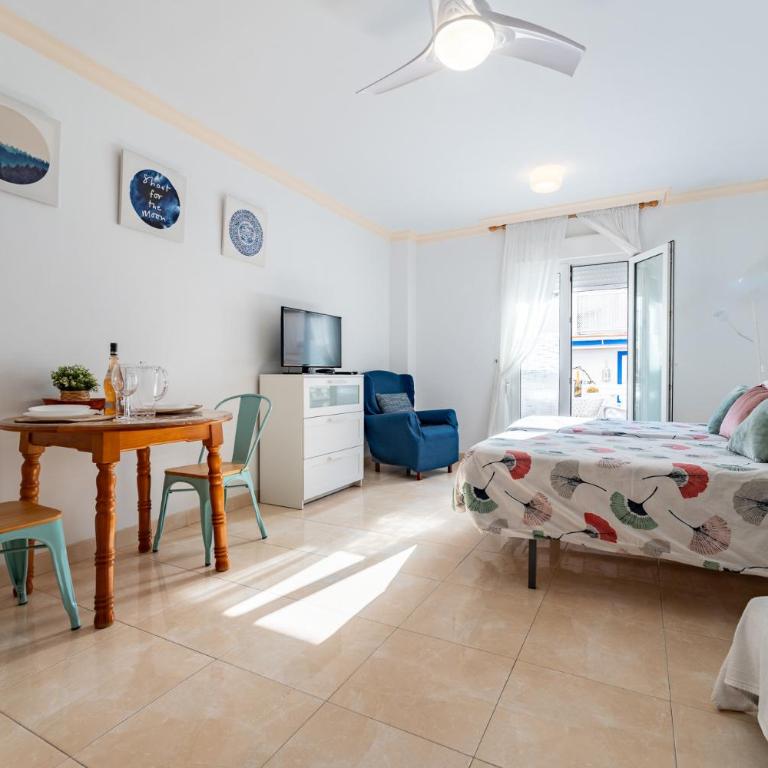 MalagaSuite El Levante Apartments - Apartamento con balcón - 4