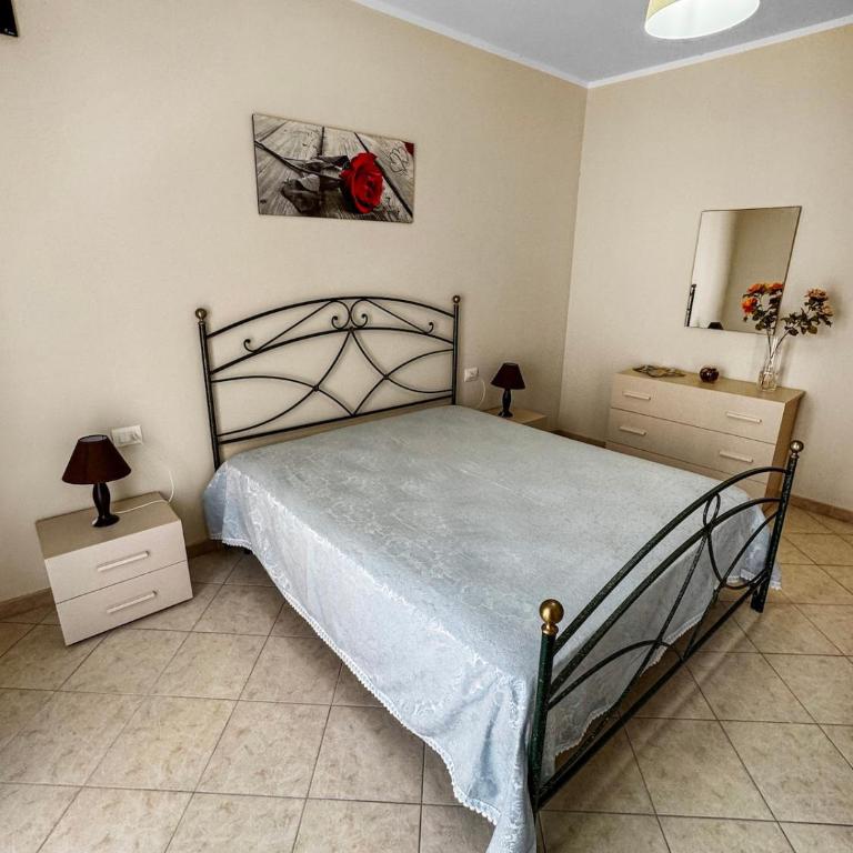 Onda Blu Apartment - Three-Bedroom Apartment - 13
