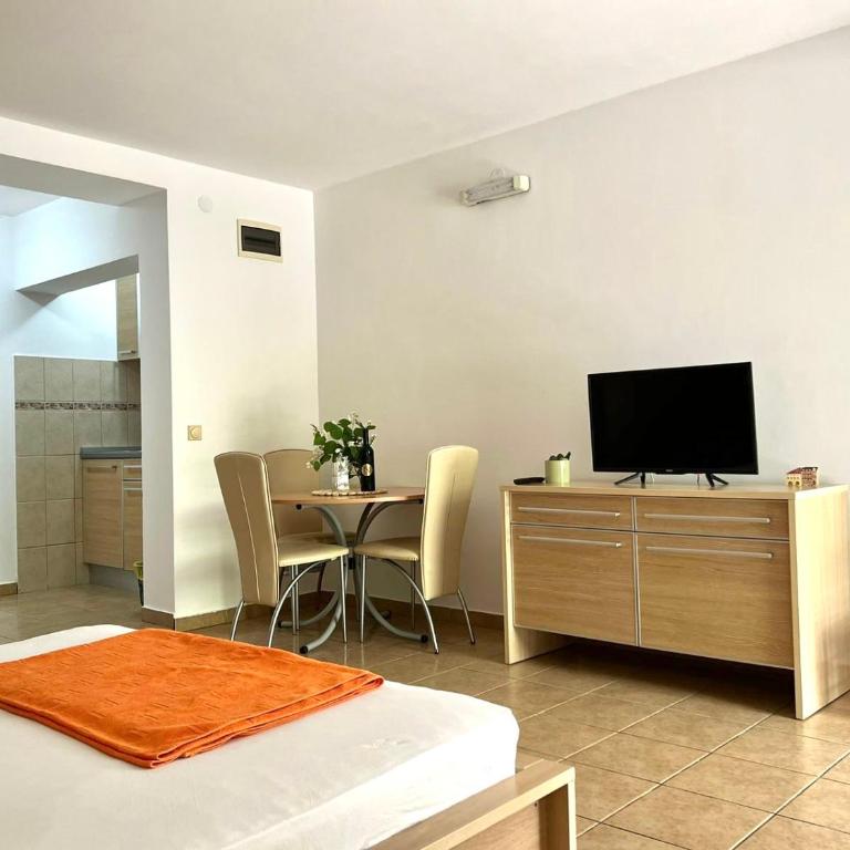 Villa Mila - Studio sa Terasom - 23
