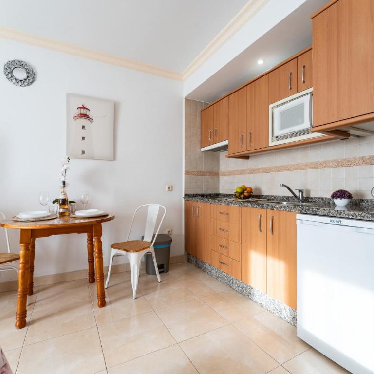 MalagaSuite El Levante Apartments - Apartamento con balcón - 13