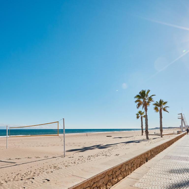 Beachfront apartment with patio - by Welcomely - Apartamento de 3 dormitorios - 3